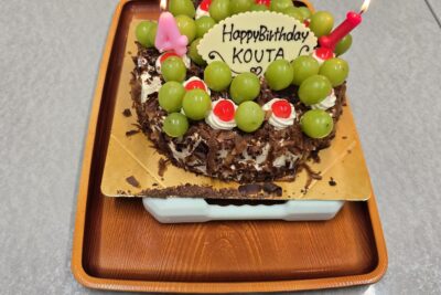 ８月の誕生日会が開催されました。